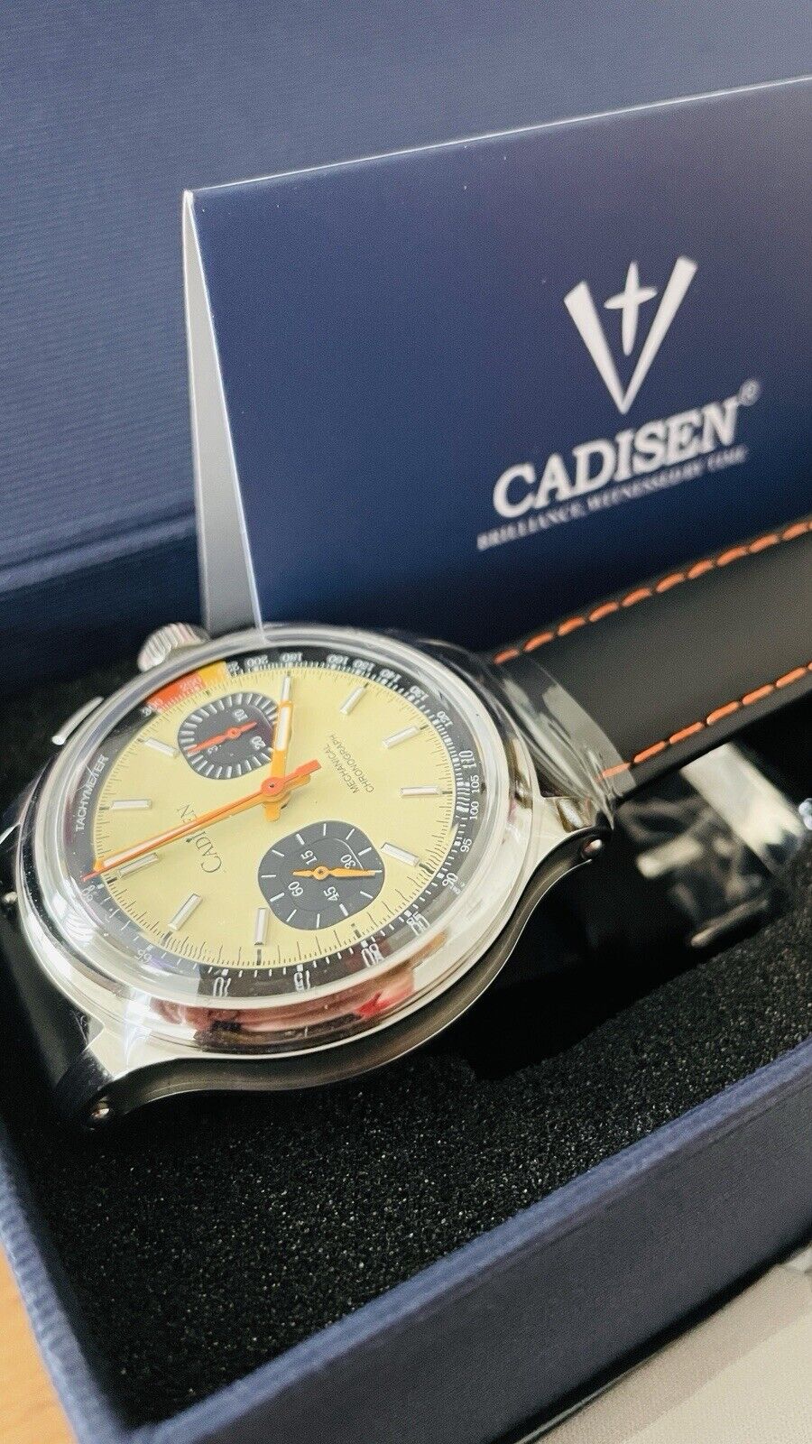 CADISEN C8212MWBW mit Chronograph & Seagull ST1900 Uhrwerk mit Handaufzug